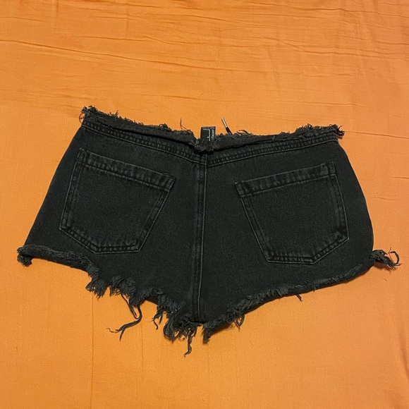 Black distressed denim short shorts - Picture 2 of 6